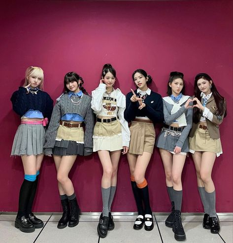 IVE school boarding school outfits Ive Outfits, Stage Outfits Kpop, Ive Concert, Ive Love Dive, Love Dive, Kpop Concert Outfit, Kpop Concert, Glamour Vintage, Concert Fits