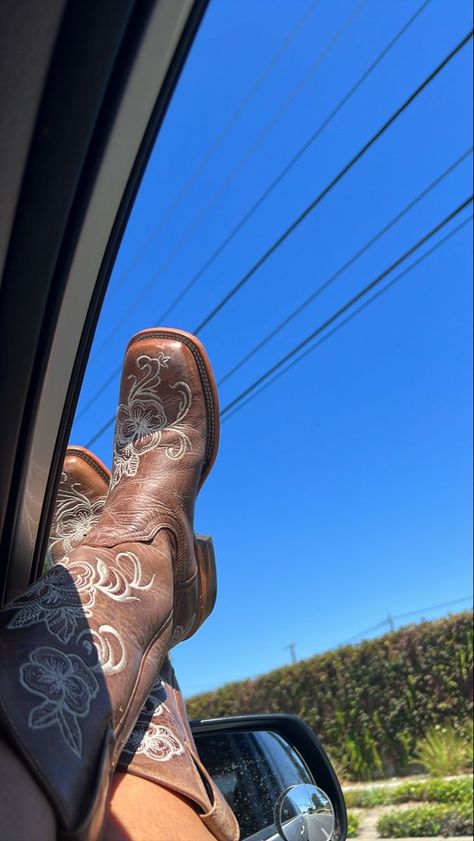 Cow Girl Boots Aesthetic, Cowgirl Boots Aesthetic, Cowboy Boots Aesthetic, Cute Cowgirl Boots, Foto Cowgirl, Cowgirl Boots Outfit, Looks Country, Cowgirl Aesthetic, Estilo Country