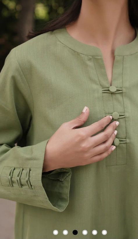 Simple Dress Casual, Kurti Sleeves Design, Latest Dress Design, Simple Kurta Designs, Neck Designs For Suits, Trendy Shirt Designs, Kurta Neck Design, Dress Neck Designs, Dress Design Patterns