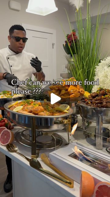 Jemar lyon on Instagram: "Each clip just gets better and better 😮‍💨 what’s your favorite comfort food?   #Miamichef #privatechefmiami #privatechefflorida #Travelchef #Miamiprivatechefflorida #girlstripmiami #miamigirlstrip #miamivacation #miamicatering #cateringmiami #miamicaterings #privatechefinmiami" How To Serve Ham At A Party, Havana Food Ideas, Fancy Buffet Ideas, Chaffing Dishes Buffet Food, Small Buffet Ideas Food, Unique Food Ideas For Weddings, Diy Food Display Ideas, Southern Buffet Food, Food Display For Party