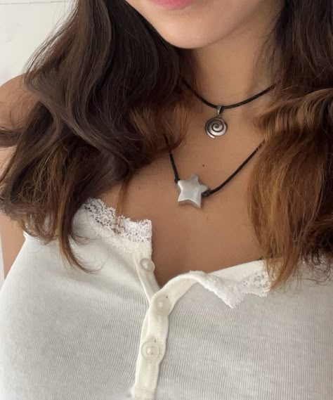 lace shirt brandy melville star girl star aesthetic swirls coquette lana del rey Star Necklace Aesthetic, Star Locket, Silver Star Necklace, Necklace Aesthetic, Star Necklace Silver, Mazzy Star, Dope Jewelry, Funky Jewelry, Dream Jewelry