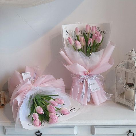 Tulip Table Decor, Pink Tulips Bouquet, Bucket Ideas, Graduation Flowers, Luxury Flower Bouquets, Handmade Gifts Diy, Flower Gift Ideas, Light Pink Flowers, Tulip Bouquet