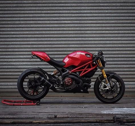 monstare Ducati 696, Ducati Monster Custom, Ducati Motorbike, Ducati Monster 821, Monster 696, Ducati Cafe Racer, Cafe Racer Moto, Ducati Sport Classic, Moto Ducati