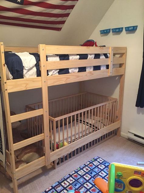 Baby Zimmer Ikea, Toddler Bunk Beds, Modern Bunk Beds, Kura Bed, Cool Bunk Beds, Bunk Beds With Stairs, Bunk Bed Designs, Ikea Bedroom, Space Bedding