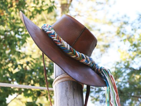 Fishtail Plait, Nice Belt, Fishtail Bracelet, Cowboy Hat Bands, Outback Hat, Hat Bands, Diy Braids, Fishtail Braid, Fish Tail