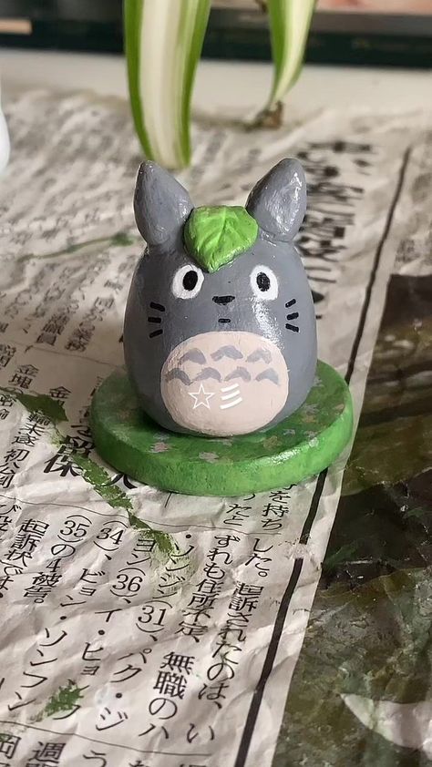 Make Your Day Totoro Air Dry Clay, Anime Clay Art, Totoro Pottery, Things To Do With Air Dry Clay, Totoro Clay, Totoro Crafts, Desk Buddies, Desk Buddy, Diy Air Dry Clay