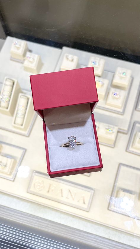 So much LOVE in a little red box ♥ #JamesAndSons #ProposeConfidently #EngagementRing #Fana @fanajewelry Big Diamond Engagement Rings, Ring Snap, Cute Promise Rings, Corrugated Carton, Alcohol Party, Starbucks Drinks Recipes, Shoes Heels Classy, Fancy Wedding Dresses, Chill Photos