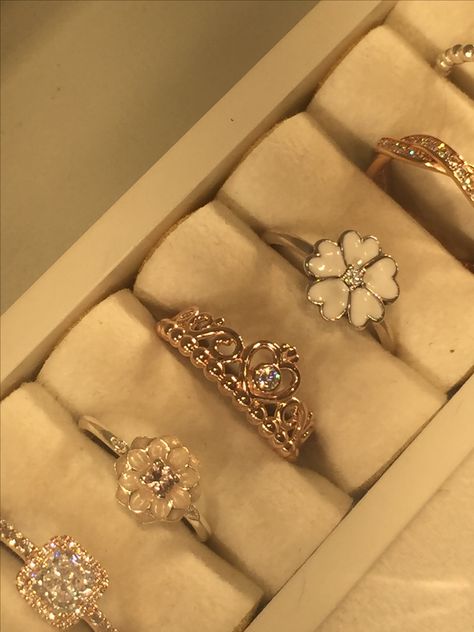 Rose Gold Princess Ring Pandora Rose Gold Rings Aesthetic, Pandora Rose Gold Ring, Xv Rings, Gold Pandora Rings, Pandora Rings Gold, Pandora Princess Ring, Disney Princess Rings, Fashion Core, Rings Princess