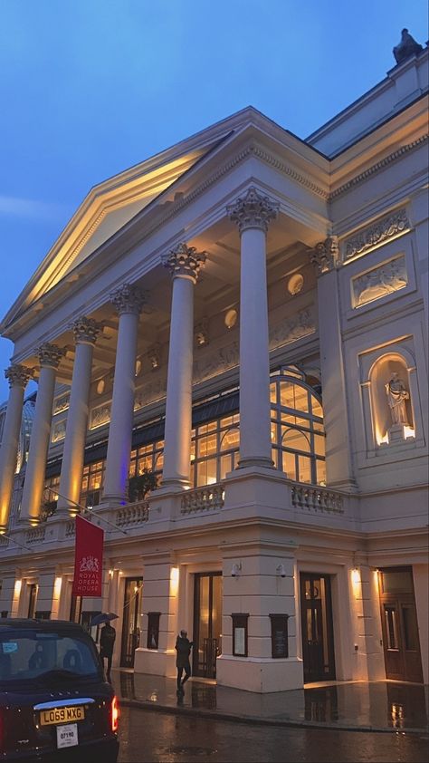 London Academy Of Music And Dramatic Art, The Royal Opera House London, Theatre London Aesthetic, Royal Opera House Aesthetic, London Opera House, Opera Theatre Aesthetic, Royal Opera House Ballet, Theatre Exterior, Opera London