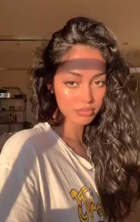 Cindy Kimberly Instagram, Easy Curly Hair, Hair Styles Easy, Shaggy Long Hair, Barbara Mori, Makeup Video, Curly Hair Styles Easy, Cindy Kimberly, Instagram Makeup