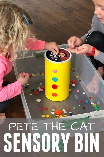 Do you have any Pete the Cat fans at your house? Try these easy Pete the Cat activities for toddlers and preschoolers! Pete The Cat Activities, Pete The Cat Buttons, Pete The Cat Art, Cat Activities, Cats Costume, Pete The Cats, Preschool Fine Motor, Cat Activity, Creative Curriculum