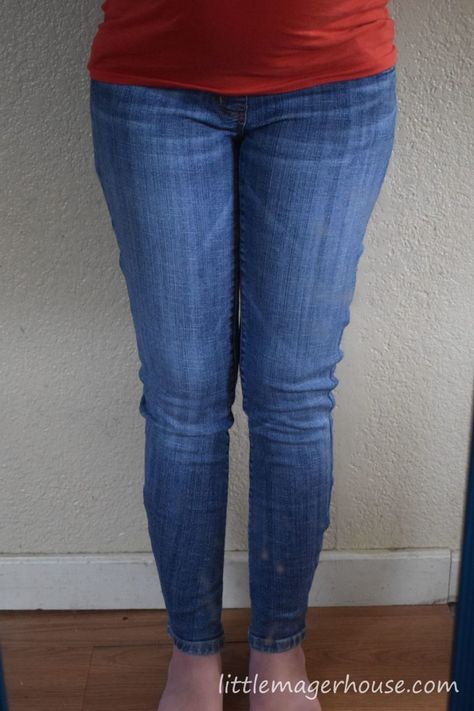 Make Skinny Jeans Yourself from Regular Jeans - Little Mager House Sewing Hems, Altering Clothes, Sewing Stitches, Denim Diy, Diy Sewing Clothes, Old Jeans, Hem Jeans, Maternity Jeans, Easy Sewing Projects