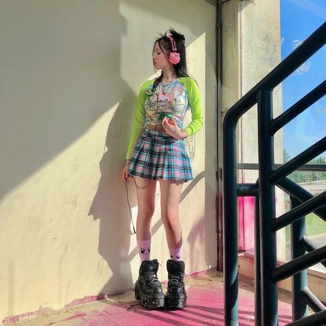 2000s Japanese Fashion, Music Instagram, Music On Spotify, Funky Outfits, Japanese Street Fashion, Harajuku Fashion, Japanese Fashion, Aesthetic Outfits, Cute Fashion