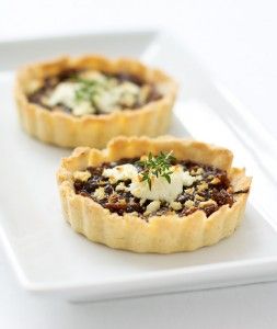 Balsamic Onion Tart with Goat Cheese and Thyme Balsamic Onions, Goat Cheese Tart, Thyme Recipes, Onion Tart, Enjoy Your Meal, Easy Meal Ideas, Savory Pastry, Cheese Tarts, Savory Tart