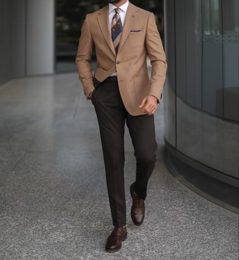 Winter Blazer Outfits Men, Brown Suit Men Color Combinations, Khaki Blazer Outfit Mens, Grey Dress Pants Outfit, Dress Pants Outfit, Best Wedding Suits For Men, Terno Slim Fit, Interview Outfit Men, Mens Work Outfits