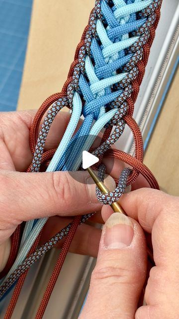 Paracord Weaves Pattern, Paracord Collar Diy, Paracord Designs, Paracord Projects Tactical, Paracord Zipper Pull Diy, Paracord Weaves Tutorials, Paracord Bracelet Diy Step By Step, Paracord Dog Collar Pattern, Paracord Patterns