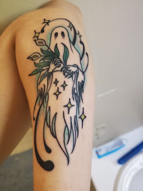 Ghost Tattoos Flower, Ghost With Flowers Tattoo, Ghost With Flowers, Ghost Tattoos, Cute Matching Tattoos, Clover Tattoos, Ghost Tattoo, Flowers Tattoo, Matching Tattoos