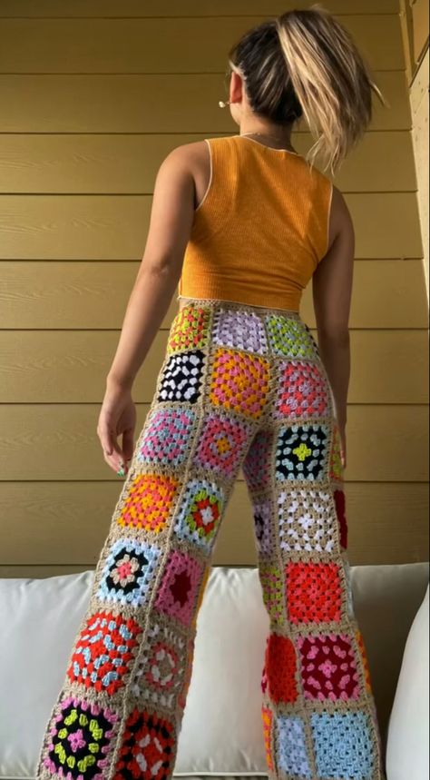 Crochet Bottoms, Crochet Pants, Mode Crochet, Crochet Clothes For Women, Crochet Fashion Patterns, Diy Crochet Projects, Crochet Granny, Knit Fashion, Knitting For Beginners