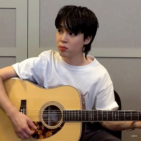 calico on X: "https://t.co/HnYVPlENUQ #JIMIN #지민 #BTS @BTS_twt https://t.co/0sdvEcmkua" / X Bts Bomb, Park Ji Min, Bangtan Bomb, Park Jimin Cute, Jimin Wallpaper, Park Jimin Bts, Jimin Jungkook, Busan, Playing Guitar