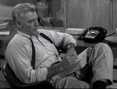 WILLIAM HOPPER (Paul Drake) in "Perry Mason" S4 E9--TCOT Nine Dolls William Hopper, Perry Mason Tv Series, Tv Detectives, Raymond Burr, Classic Film Stars, Perry Mason, Colorized Photos, Golden Age Of Hollywood, Silver Fox