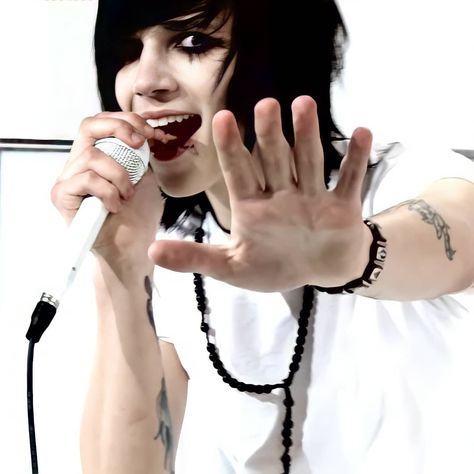 Knives And Pens, Brides Pictures, Andy Sixx, Celebrity Skin, Andy Black, Pregnant Wife, Andy Biersack, Emo Kid, Veil Brides