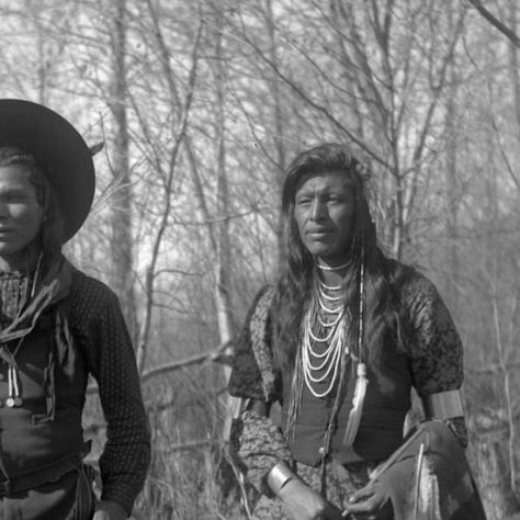 @mzle_le on Instagram: "▫️Photo description: Paul Pichette and Paul Charley, two Native American men on the Flathead Indian Reservation in western Montana ▫️Photo description: Young man holds a small child in his arms on the Flathead Indian Reservation in western Montana. 📸Edward Boos, dated between 1905-1907 Source: Denver Public Library #history #montana #nativeamerican #nativeamericanhistory #photography" Native American Men, Indian Reservation, Indian Men, Native American Photos, American Men, Indigenous Americans, Indian Tribes, Native American Peoples, Indian Man