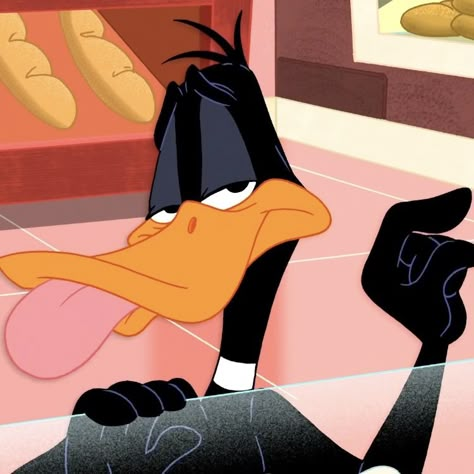 Daffy Duck Looney Tunes Show, Random Cartoon Characters, Daffy Duck Aesthetic, Hear Out, 90 Cartoon Characters, Daffy Duck Wallpapers, Daffy Duck Pfp, 2000s Cartoon Characters, Hear Me Out Characters