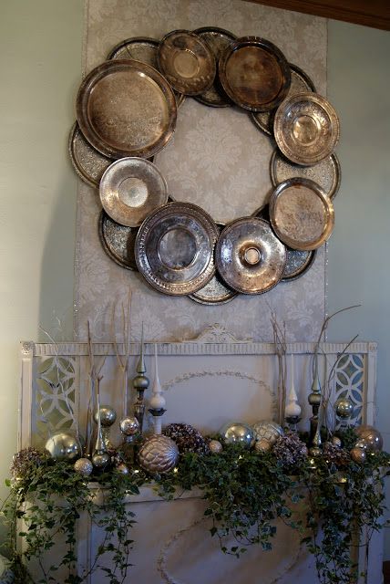 Top 10 Christmas Wreath Ideas - including this silver platter wreath! kellyelko.com Giants Wreath, Old Headboard, Thrift Shop Finds, Silver Platters, Silver Trays, Trendy Home Decor, Trendy Home, Stylish Home Decor, How To Make Wreaths