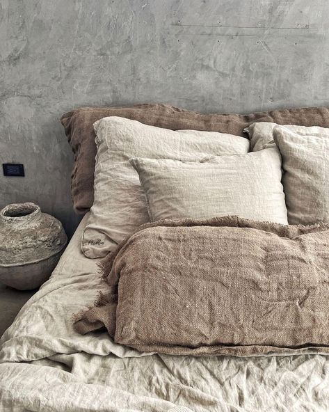 Wabi Sabi Bed, Wabi Sabi Style Bedroom, Work Mood, Charcoal Interior, Insta Account, Wabi Sabi Interior, Interiors Magazine, Beautiful Spaces, Plunge Pool