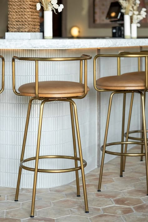 Backyard Restaurant, Bistro Interior, Bar Tile, Boutique Hotels Design, Restaurant Bar Stools, Bakery Design Interior, Bistro Furniture, French Bistro, Lounge Design