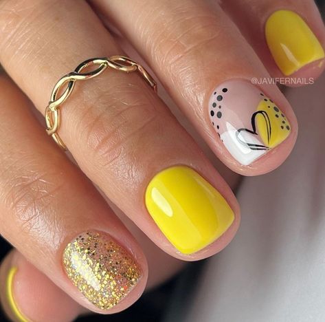 Geniale Tattoos, Work Nails, Her Nails, Nails Polish, Nails 2023, Spring Nail Art, Short Nail Designs, Dipped Nails, Yellow Nails