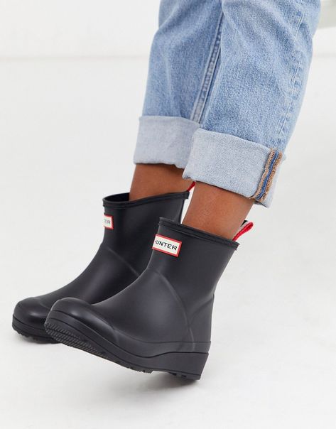 HUNTER HUNTER ORIGINAL PLAY SHORT WELLINGTON BOOTS-BLACK. #hunter #shoes Hunter Play Short Rain Boots Outfit, Gumboots Outfit, Hunter Boots Outfit Spring, Short Hunter Boots Outfit, Short Rain Boots Outfit, Wellington Boots Outfit, Hunter Short Boots, Black Wellies, Hunter Wellington Boots