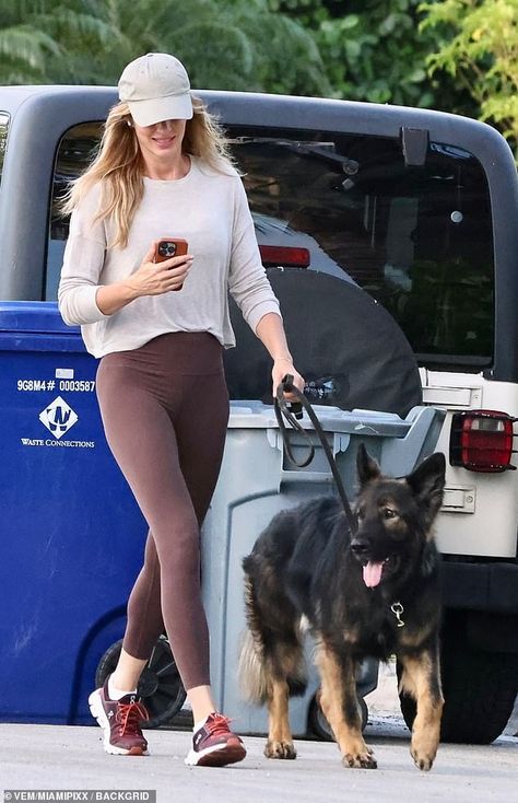 Kimberly Stewart, Hikes In Los Angeles, Charlotte Lawrence, Green Baseball Cap, Miami Photos, Caribbean Luxury, Gisele B, Dog Walk, Paparazzi Photos