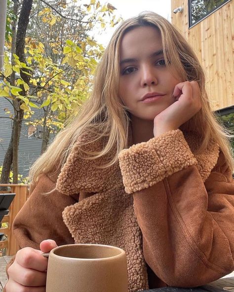 Imogen Adams, Gotham Series, Bailee Madison, Girl Falling, Sweater Set, Look Alike, Pretty Little Liars, Face Claims, Photo Dump