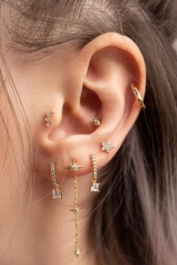 Tragus Piercing Earrings, Ear Peircings, Cool Ear Piercings, Pretty Ear Piercings, Cool Piercings, Cute Ear Piercings, Cute Piercings, Dope Jewelry, Jewelry Fashion Trends