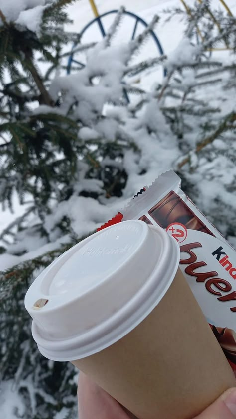 Snow Coffee, Paris Travel Photography, Cold Coffee Recipes, Happy Christmas Day, Fancy Flowers, Picture Writing Prompts, Drawing Tutorial Face, Story Ideas Pictures, Cute Friend Pictures