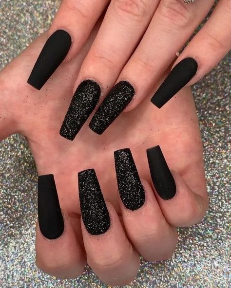 Black Nails With Glitter, Nails With Glitter, French Pedicure, Black Coffin Nails, Elegant Nail, Matte Black Nails, Black Acrylic Nails, Black Nail Art, Black Nail Designs