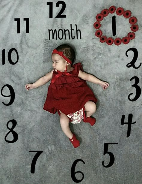 5 Month Baby Photoshoot, One Month Baby Picture Ideas, 1 Month Baby Picture Ideas, 5 Months Baby Photoshoot Ideas, Vom Avea Un Copil, Diy Newborn Photography, Baby Photography Poses, Baby Milestones Pictures, One Month Baby