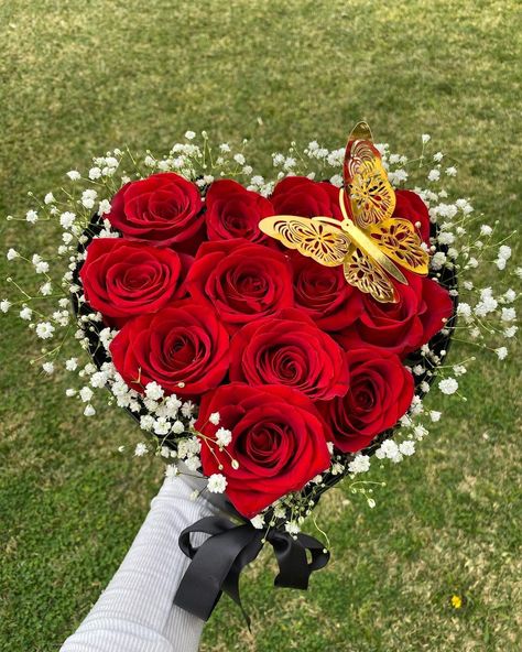 Bouquet For Valentines Day, Flowers Valentines Day, Valentine Flower Bouquet, Valentines Day Ramos, Valentine’s Day Bouquet Ideas, Flower Bouquet For Valentines Day, Flower Arrangements Valentine, Flower Heart Bouquet, Valentine Bouquet Ideas