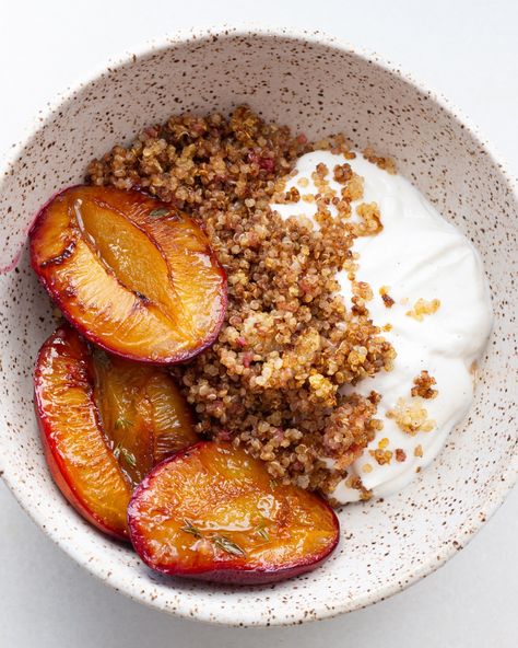 Cinnamon Quinoa, Justine Doiron, Crispy Quinoa, Think Food, Pretty Food, Peaches, Aesthetic Food, Fitness Training, Quinoa