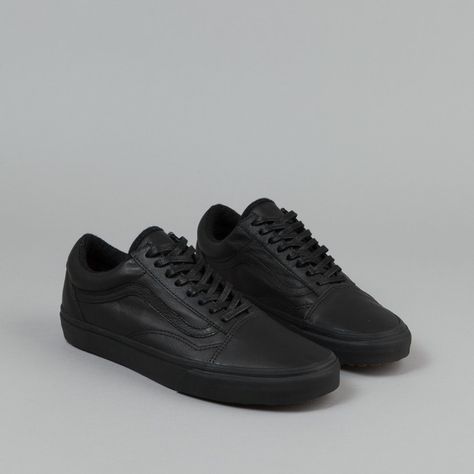 Vans Old Skool Vintage Classy Lifestyle, Scandinavian Minimalism, Vans Old Skool, Old Skool, Tumblr Blog, All Black Sneakers, The Original, Men's Shoes, Street Wear