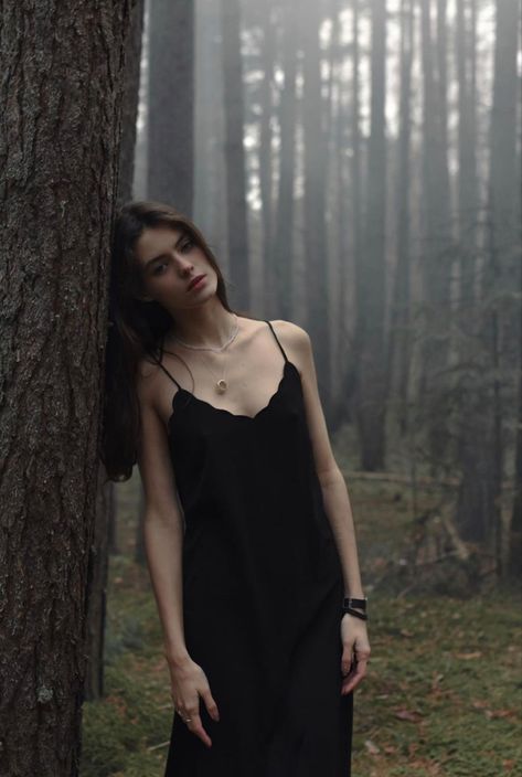 Outdoor Portrait Photography, Gothic Photography, Outdoor Portrait, Nature Photoshoot, Dreamy Photography, Forest Photos, Outdoor Portraits, Photoshoot Themes, Outdoor Photoshoot