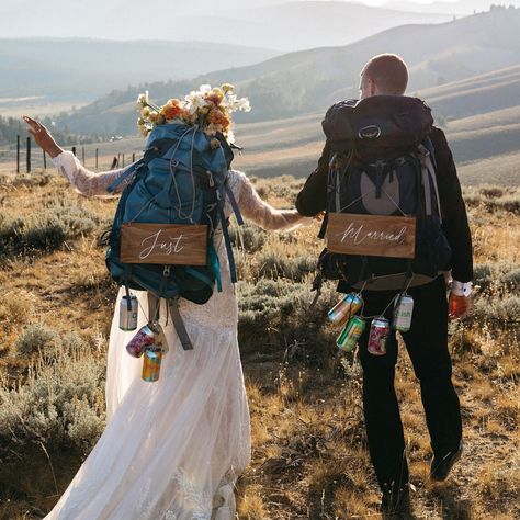 Mountain Themed Wedding, Mountain Wedding Decor, Just Married Sign, Just Married Car, Outdoorsy Couple, Wild Photography, Rustic Wedding Signs, Camp Wedding, National Park Wedding