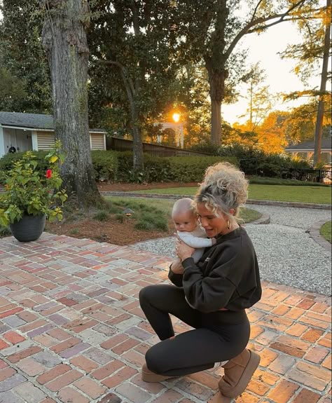 #aesthetic #vogue #cute #family #kids #babies #motherhood #parenthood Young Mum Aesthetic, Parenthood Aesthetic, Mum Aesthetic, Mama Aesthetic, Motherhood Aesthetic, Motherhood Goals, Baby Snuggles, Blonde Hair With Roots, Aesthetic Vogue