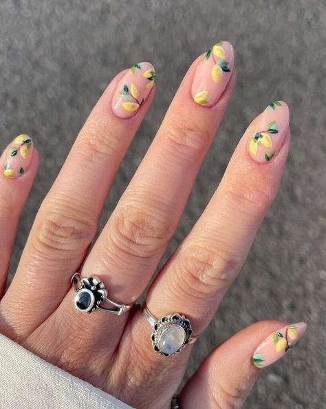 Vacation Nails Beach, Fruit Nail Designs, Lemon Nails, Tree Nails, Nude Nail Designs, Ombre Nail Designs, Dots Nails, July Nails, Vacation Nails