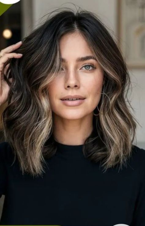 Roots And Highlights, Medium Length Brown Hair With Balayage, Brunette With Blonde Ends, Blonde Ends Dark Roots, Balayage Black Roots, Shoulder Length Black Hair With Highlights, Black Hair With Blonde Ends, Dark Hair With Blonde Ends, Dark Hair With Ashy Highlights