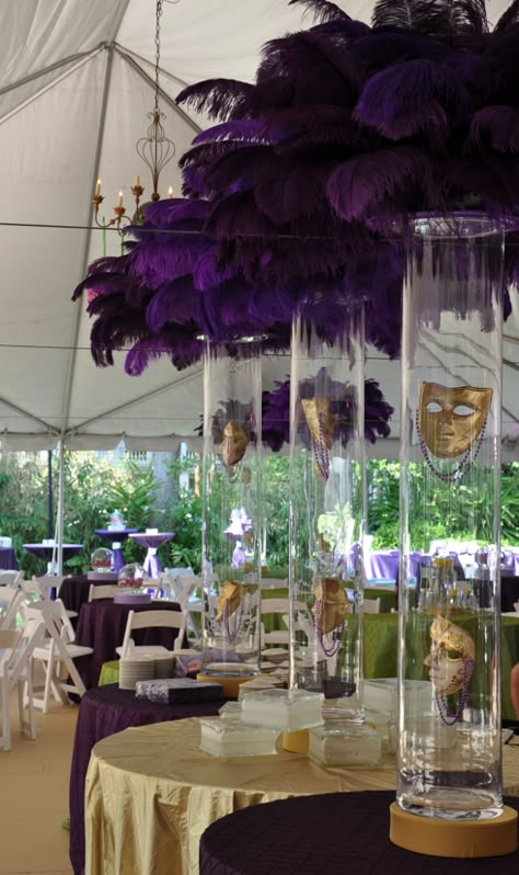 Thanksgiving Table Settings Elegant, Mascarade Party, Halloween Appetizers Easy, Mardi Gras Wedding, Masquerade Party Decorations, Mardi Gras Centerpieces, Halloween Party Appetizers, Masquerade Theme, Masquerade Wedding