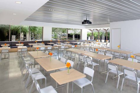 Corporate Cafeteria — De Meza + ... Corporate Cafeteria, Interior Design Corporate, Canteen Design, Cafeteria Design, Dorm Design, Luxurious Room, Lunch Room, Corporate Interiors, Restaurant Concept