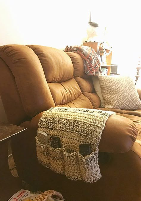 Arm Chair Caddy Pattern, Couch Arm Covers, Couch Caddy, Tv Remote Holder, Remote Caddy, Arm Crocheting, Crochet Organizer, Remote Control Holder, Remote Holder