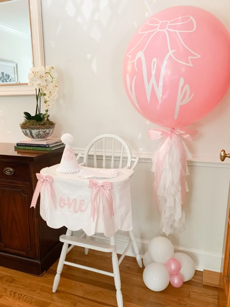 Pink And White Birthday Party Ideas Decoration, Pink And White 1st Birthday Party, Pink One Year Old Birthday Party, Bonnet And Bows Birthday, Bows And Bonnets Birthday, Pink Gingham First Birthday, Pink Bow 1st Birthday, Grand Millennial First Birthday, Pink First Birthday Theme